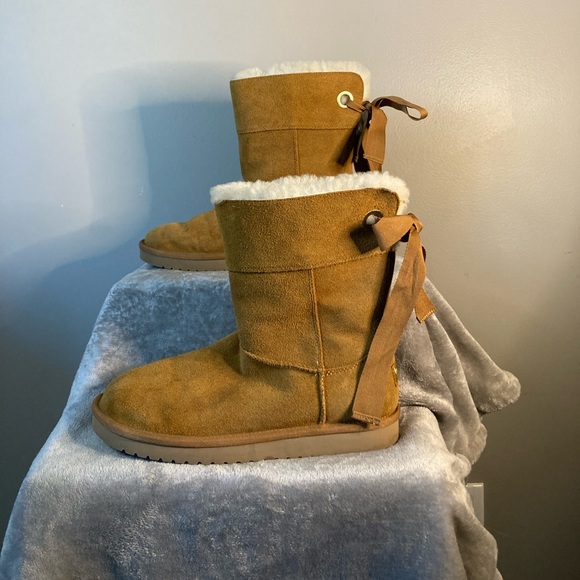 Koolaburra Shoes - Ugg Kookaburra by UGG 8 
Brown Suede Boots w/Bow 
Faux Fur Lined